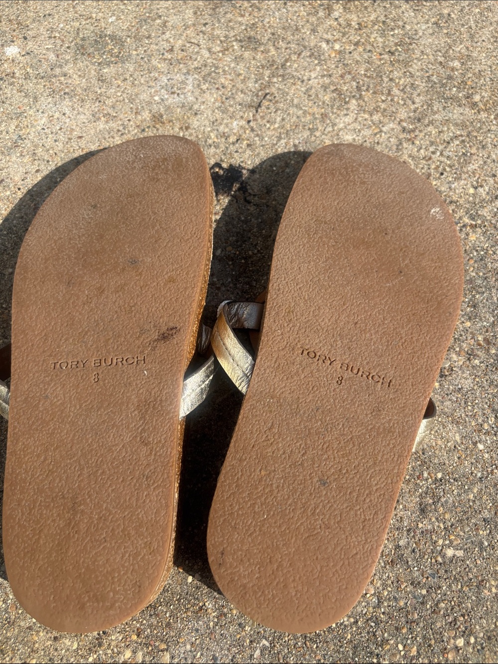 Tory Burch BrownLeather Thong Sandals with Metallic Logo Medallions size 8 - Picture 5 of 9